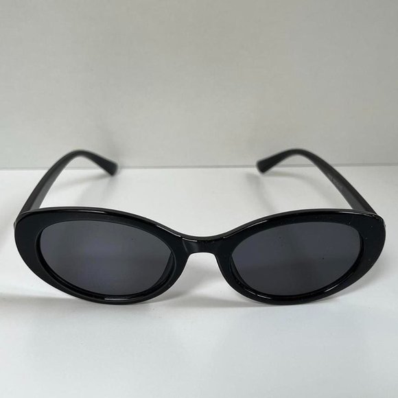 Women\'s Black Sunglasses